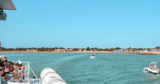 Compagnie Interîles - Au départ de l'île d'Oléron (St-Denis-d'Oléron) Juillet-Août Compagnie Interîles - Au départ de l'île d'Oléron (St-Denis-d'Oléron) Juillet-Août