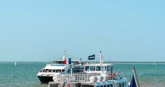 Compagnie Interîles - Au départ de l'île d'Oléron (St-Denis-d'Oléron) Juillet-Août Compagnie Interîles - Au départ de l'île d'Oléron (St-Denis-d'Oléron) Juillet-Août