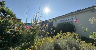 Le Café de la Mer Le Café de la Mer