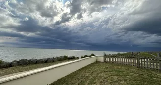 Le Café de la Mer Le Café de la Mer