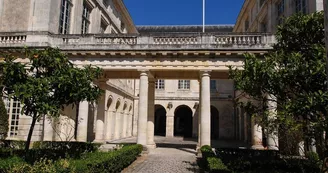 L'Hôtel de la Bourse L'Hôtel de la Bourse