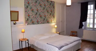 Appartement 4 personnes - Gîtes de la Petite Roche: L'Élégant Appartement 4 personnes - Gîtes de la Petite Roche: L'Élégant