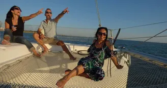 Catamaran La Rochelle - Sortie à l'heure de L'Apéro en catamaran Catamaran La Rochelle - Sortie à l'heure de L'Apéro en catamaran