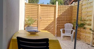 Maison 3 personnes - Bleu et bois Maison 3 personnes - Bleu et bois