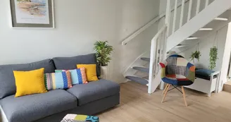 Maison 3 personnes - Bleu et bois Maison 3 personnes - Bleu et bois