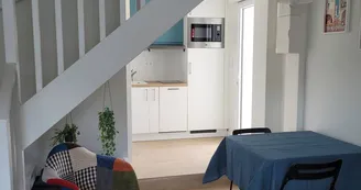 Maison 3 personnes - Bleu et bois Maison 3 personnes - Bleu et bois